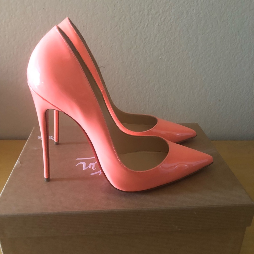 Christian Louboutin SoKate 40